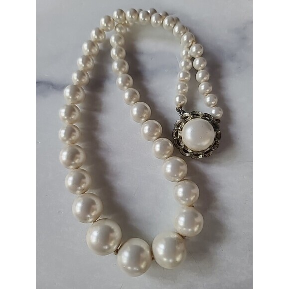 Coro Faux Pearl Beaded Necklace, READ FAIR CONDITION - Picture 4 of 10
